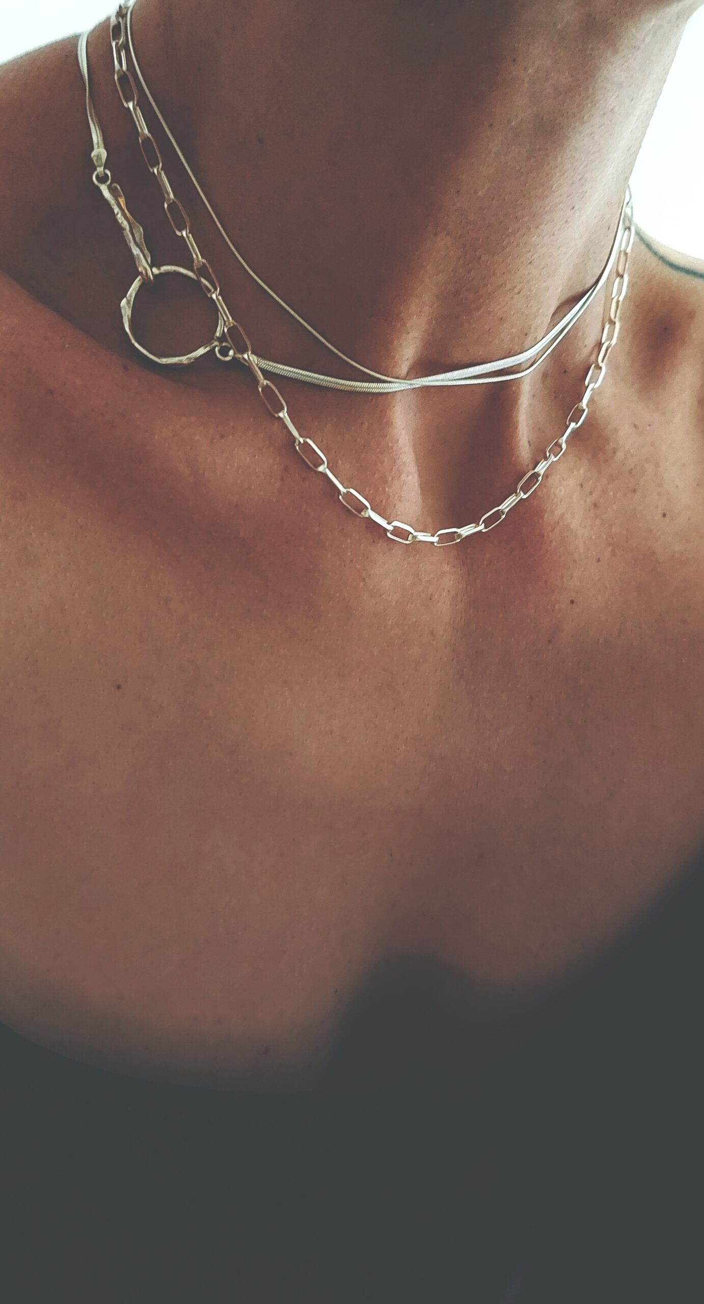 Hooked silver necklace