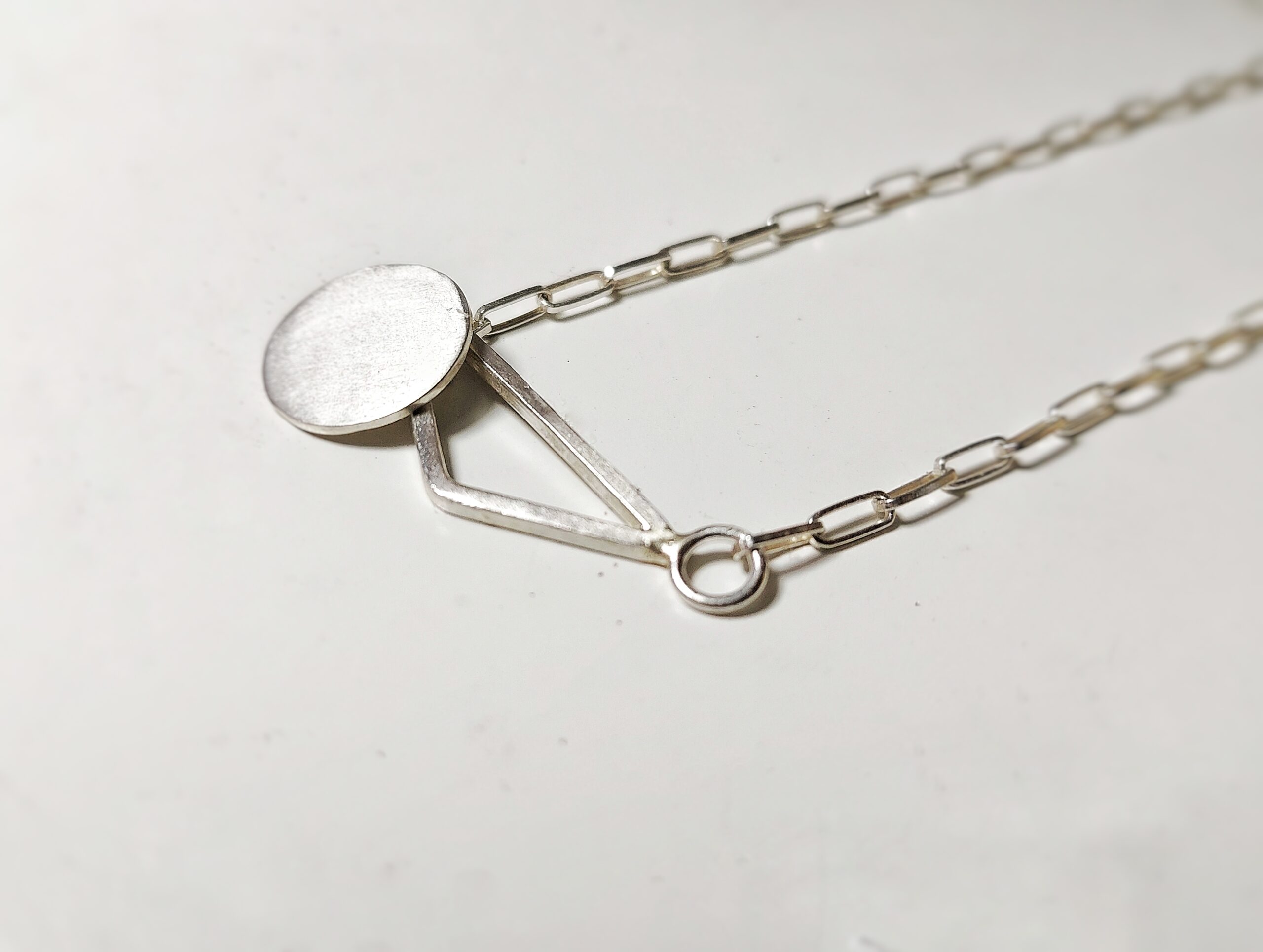 Triangle and round necklace - Image 4