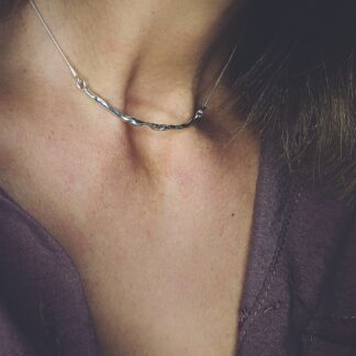 Dainty wave necklace