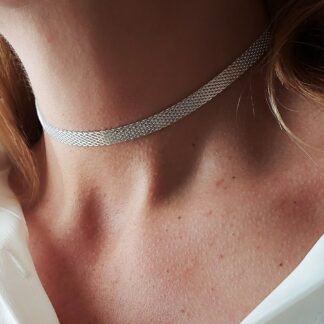 extra glossy choker