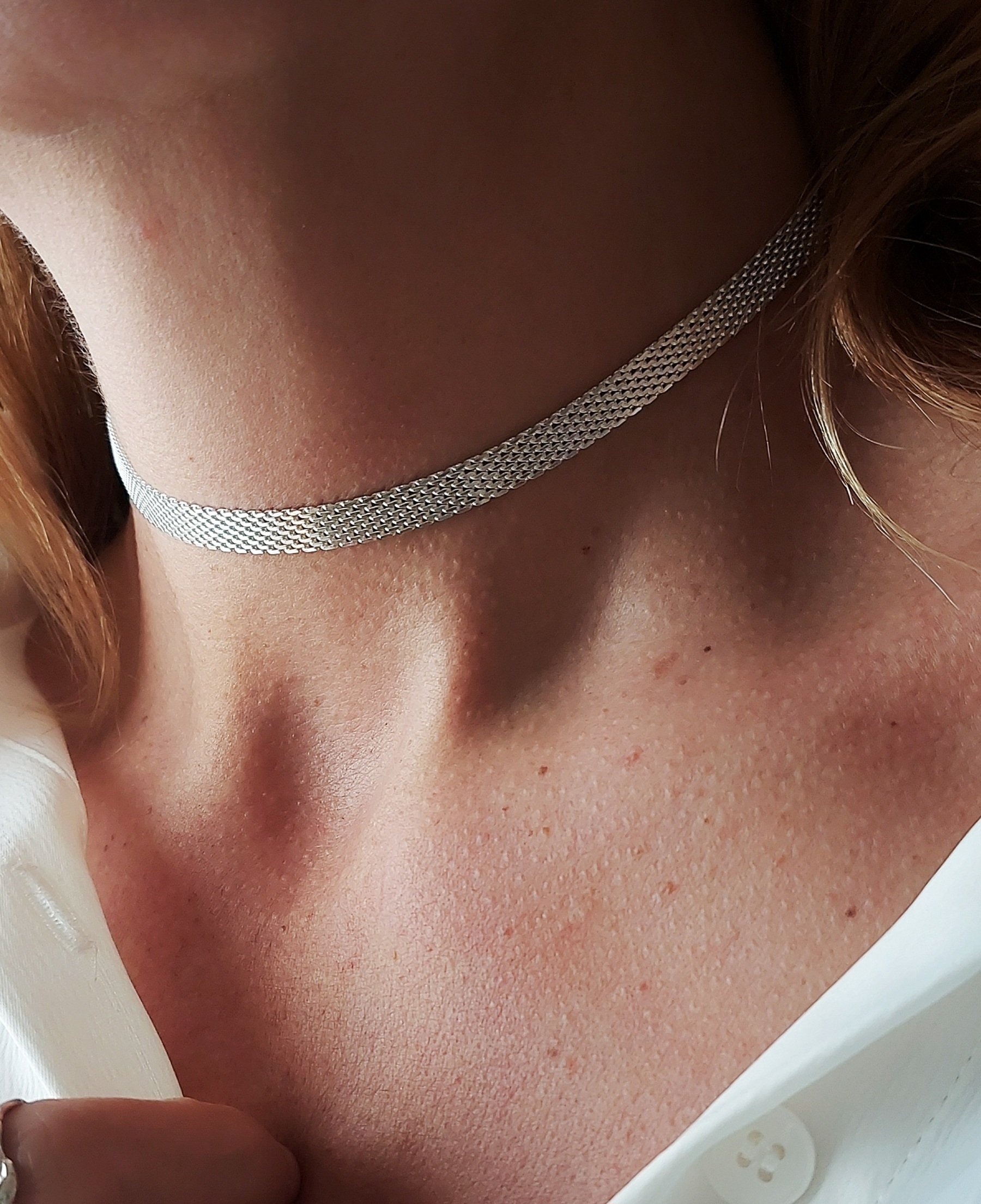 extra glossy choker