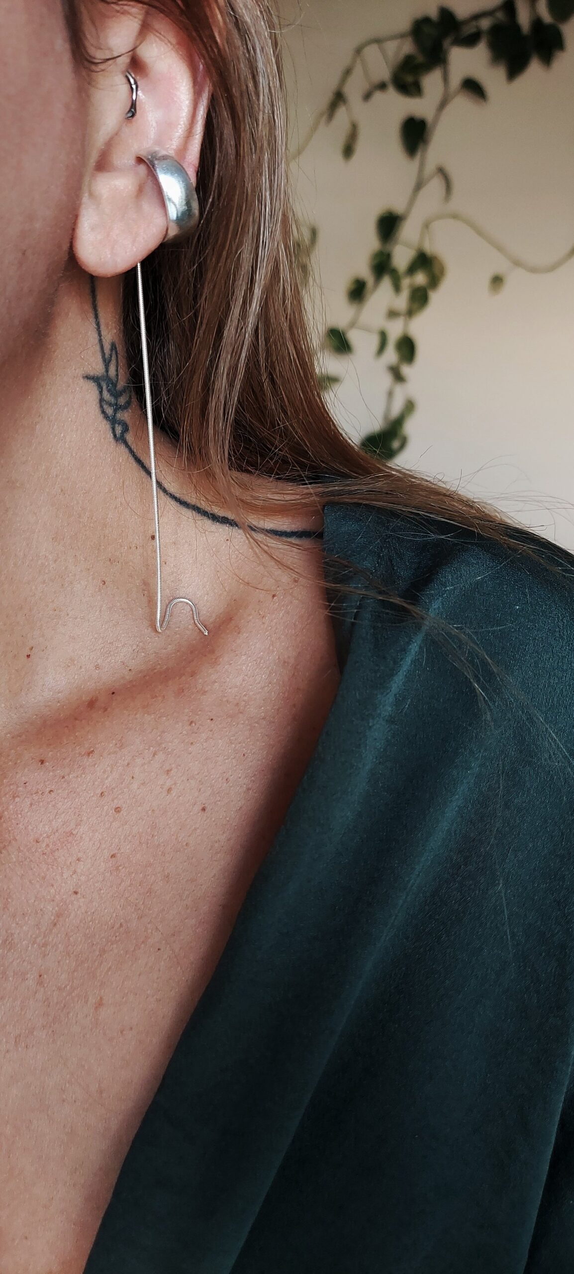 Adam earcuff with chain - Image 4