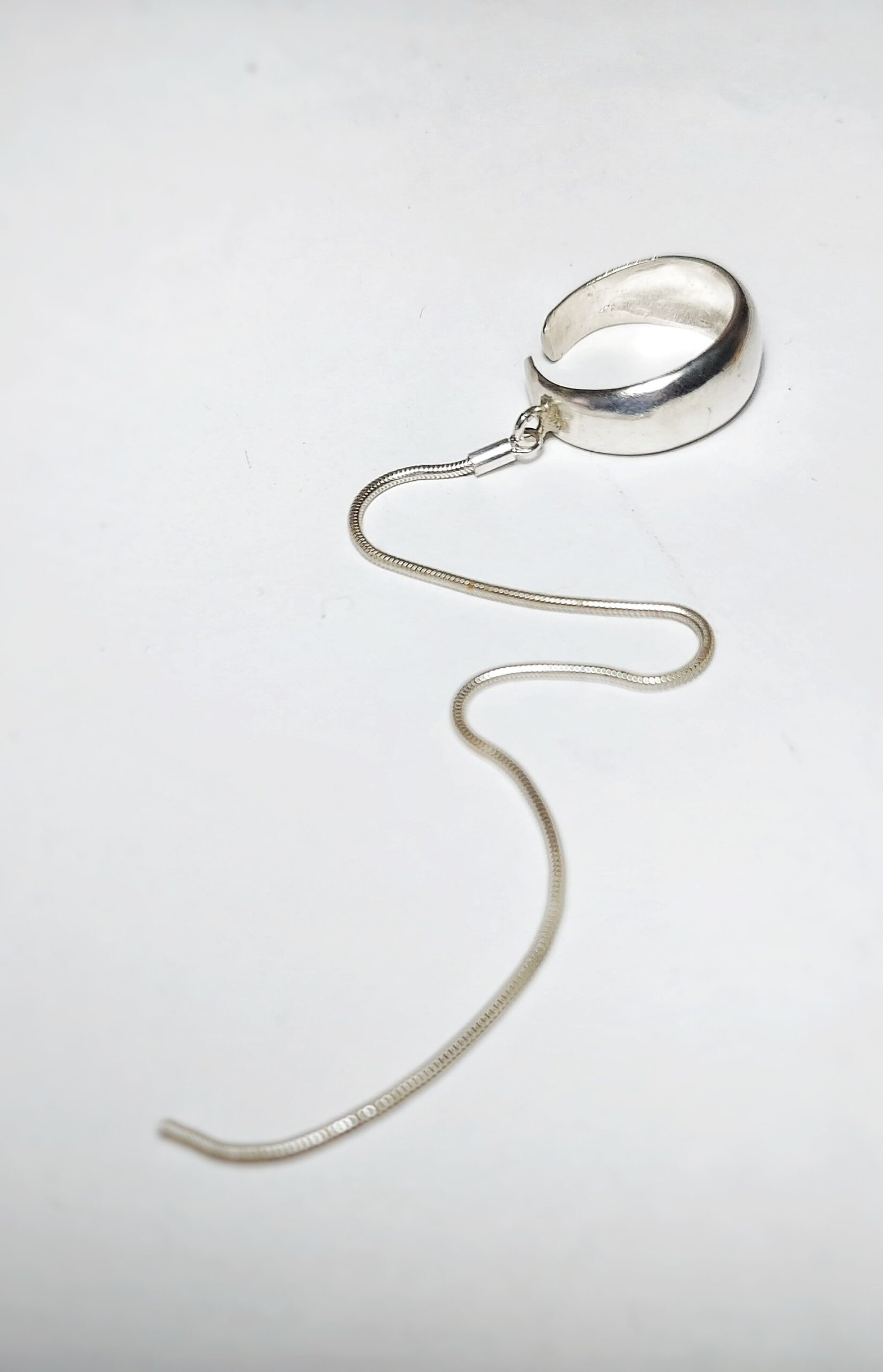 Adam earcuff with chain - Image 2